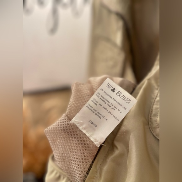 YCC Women’s Lightweight Jacket - Picture 14 of 15